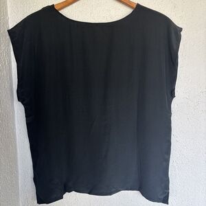 Black Short Sleeved 100% Pure Silk Hand Embroidered Black Blouse Size Large